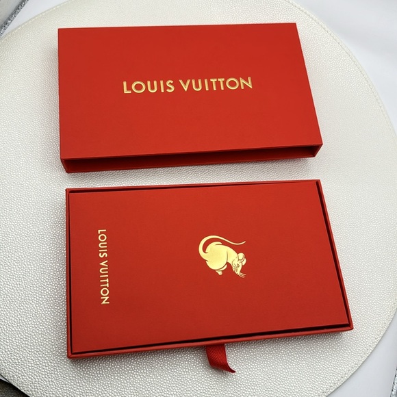 Louis Vuitton Red Envelopes in Box - Picture 3 of 9